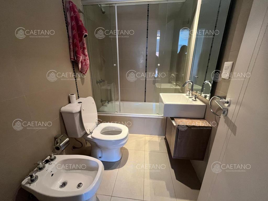 Apartamento en Venta de 2 dormitorios a cuadras del Puerto