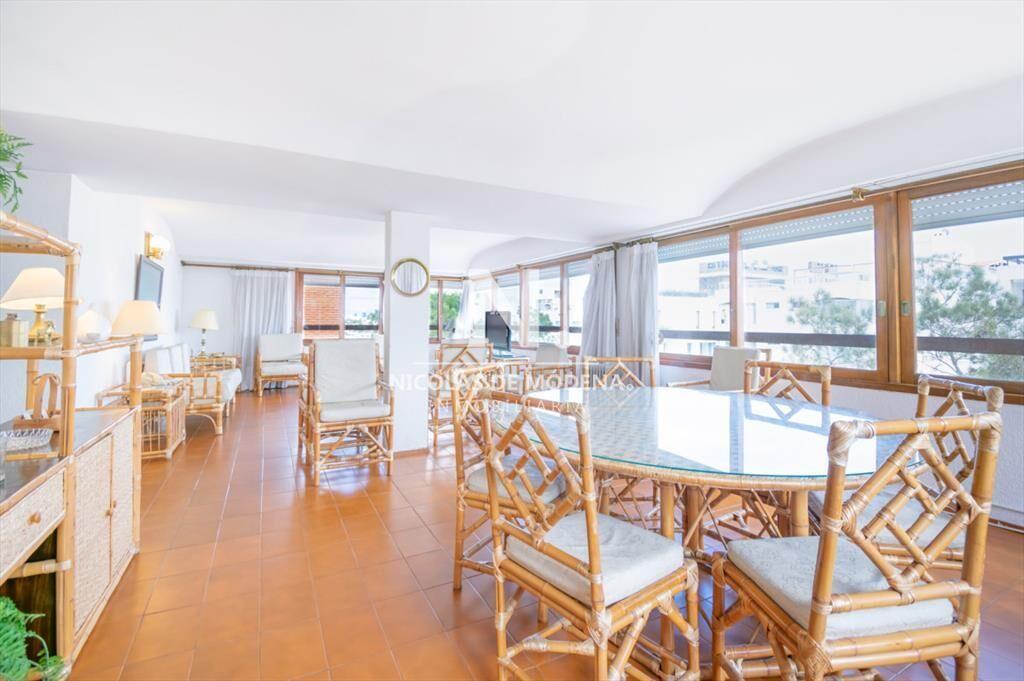 Amplia planta, departamento de 4 dorm + dep en venta, en Pe
