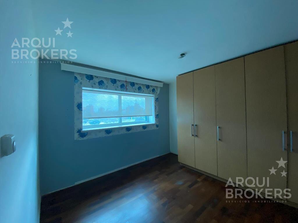 Apartamento de dos dormitorios en venta en Tres Cruces con