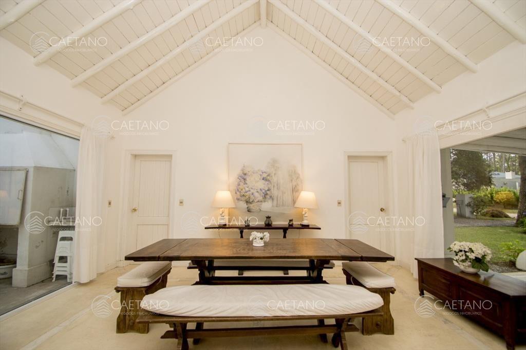 Laguna Blanca Alquiler Casa Cuatro Dormitorios
