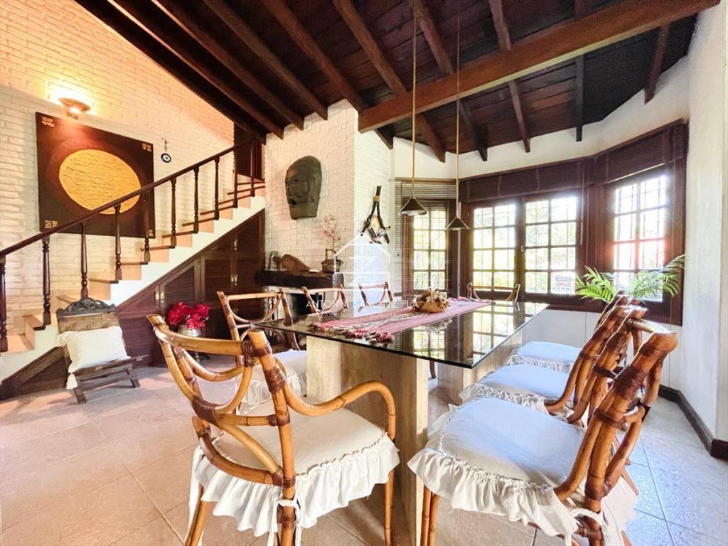 Excelente Casa de 4 Dormitorios en Playa Mansa -