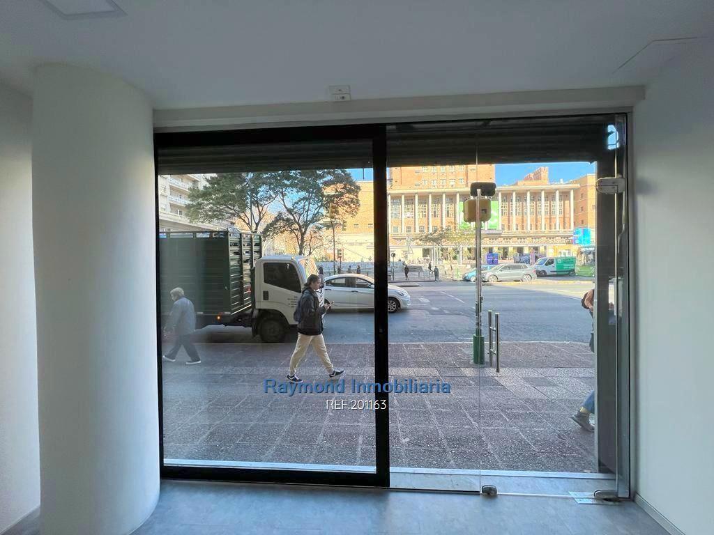 Venta local de 158m2 con renta en el mejor punto