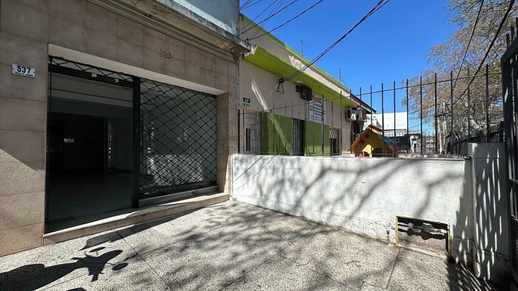 Local comercial en la Teja excelente ubicación Ref. 77