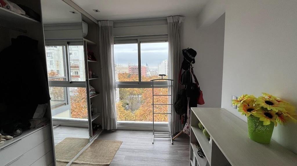 Venta de apartamento de 2 dormitorios en el centro con terr
