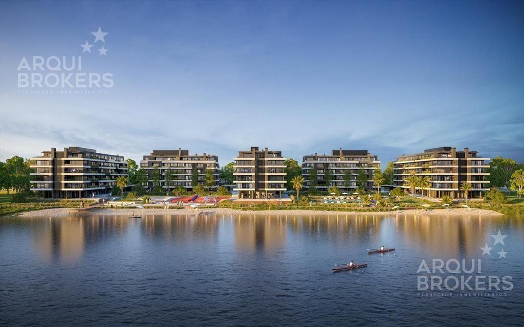 Apartamento de dos dormitorios en venta en Carrasco Este -