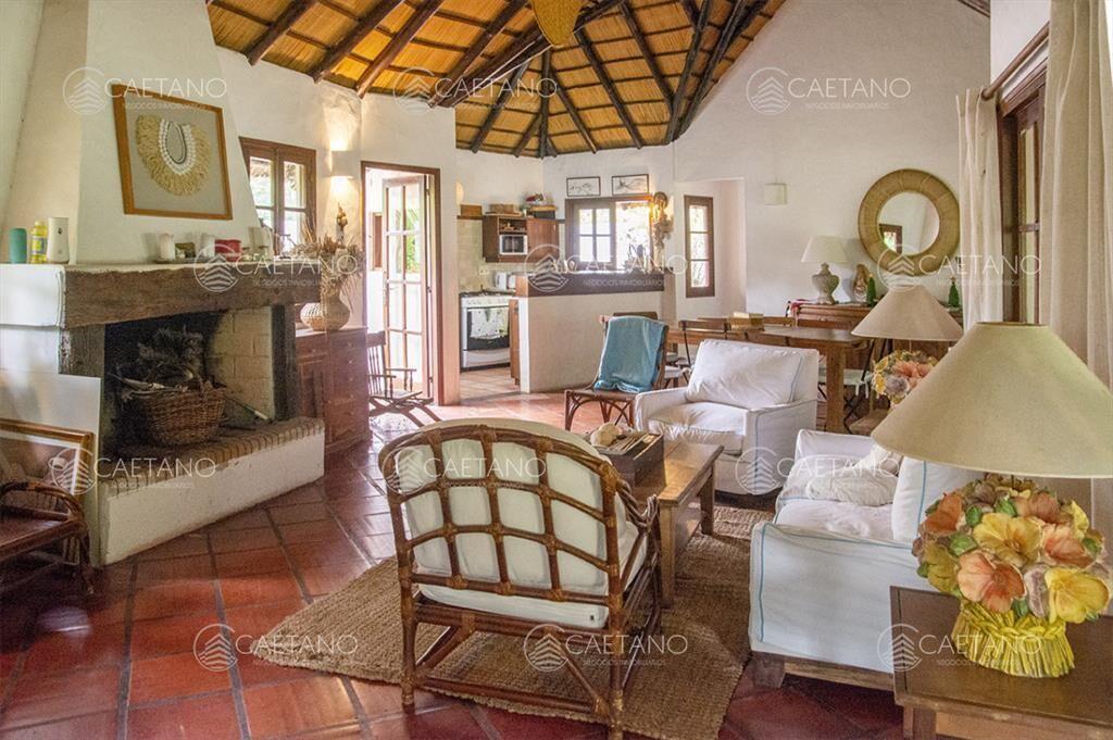 En venta casa de 1 dormitorio con dependencia en Cantegril