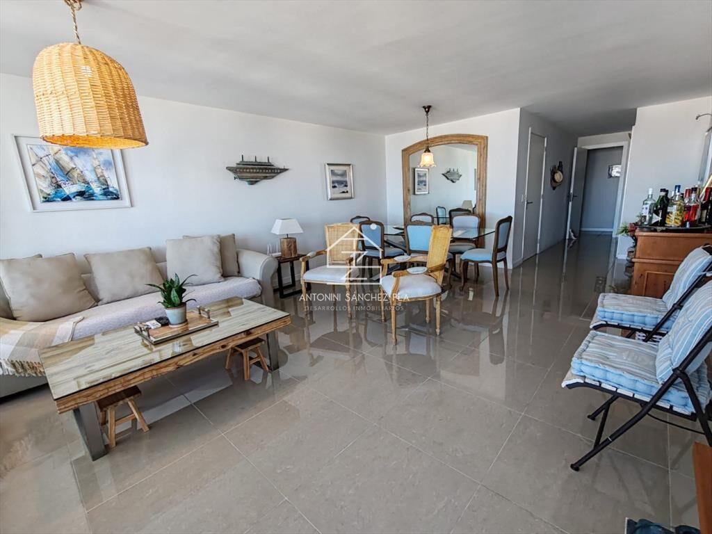 Apartamento en alquiler de 3 suites con gran al