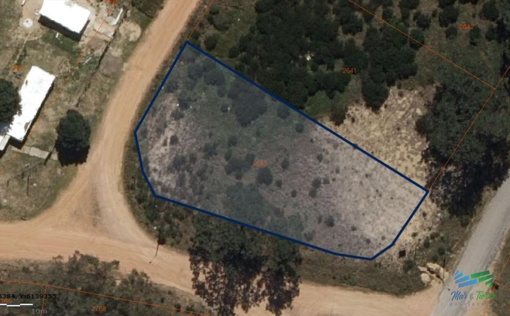 Venta de terreno esquinero en Club del Lago Punta