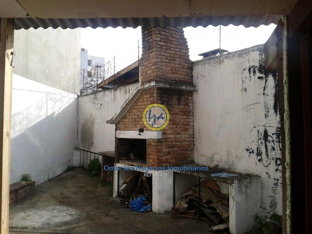 Venta local industrial deposito galpon Jacinto Vera, venta