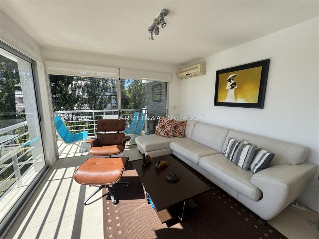 Apartamento de 3 dormitorios en venta en la zona