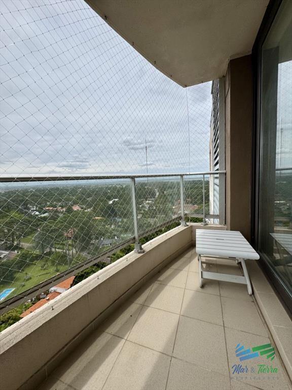 En venta apartamento 2 dormitorios, torre con buenos servic