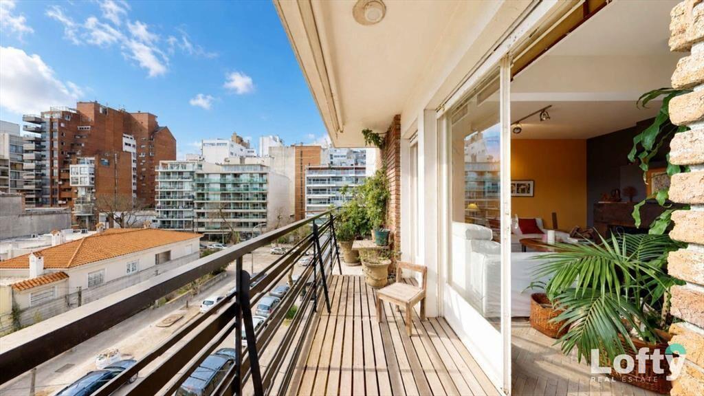 Apartamento en venta de 3 Dormitorios con Garaje y Terra...