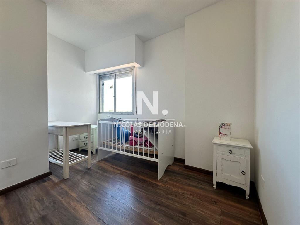 Apartamento de dos dormitorios y dependencia de
