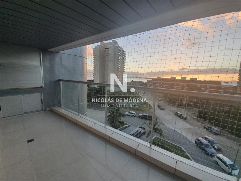 Gran departamento a pasos del mar, Punta del Este