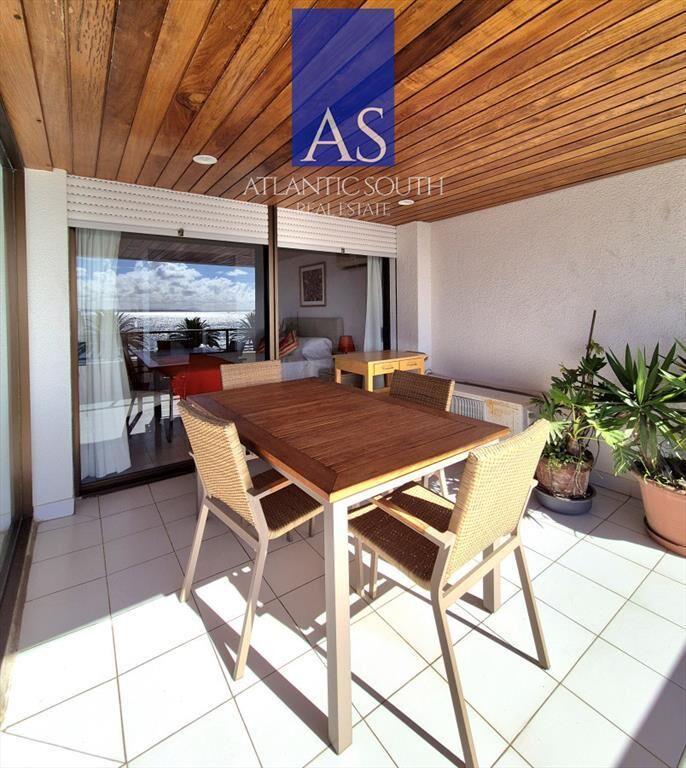 Apartamento 3 dormitorios + dependencia frente al