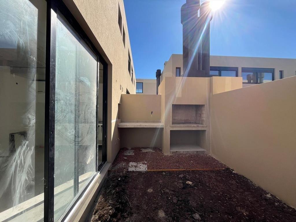 Venta Casa dúplex 2 dormitorios 2baños Garden Town
