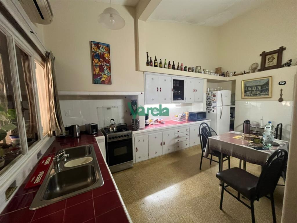 Residencia 3 dormitorios, 3 baños en Atlantida