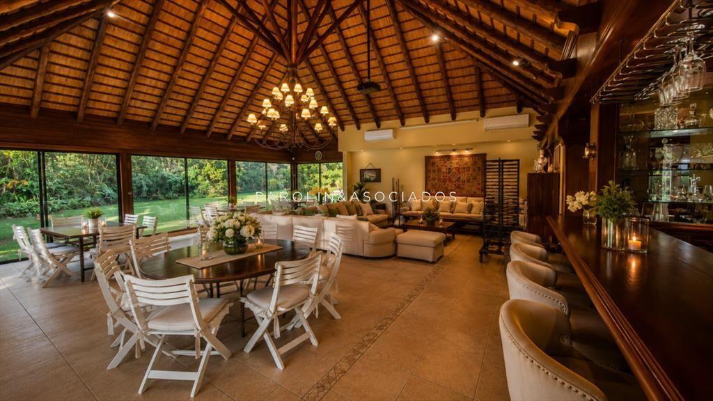 CASA EN VENTA EN MANSA PUNTA DEL ESTE 5 DORMITORIOS