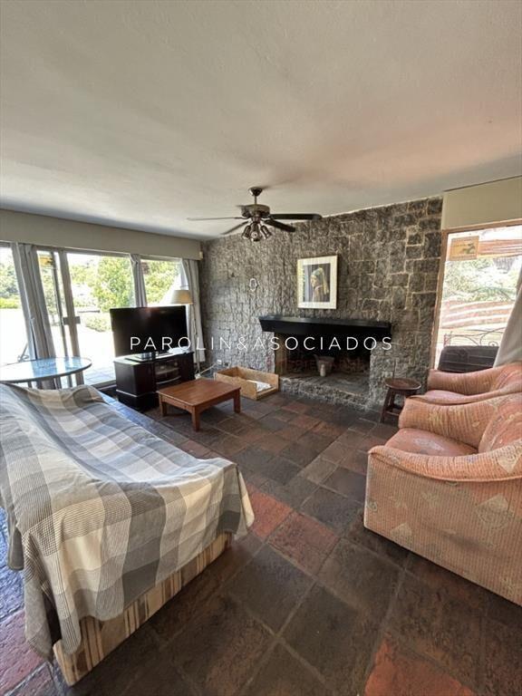 Casa de 3 dormitorios en venta en Pinares, Punta del Este.