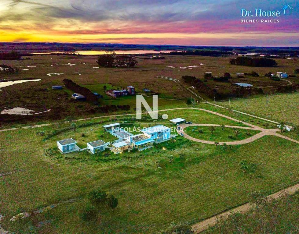 Espectacular Chacra minimalista Jose Ignacio