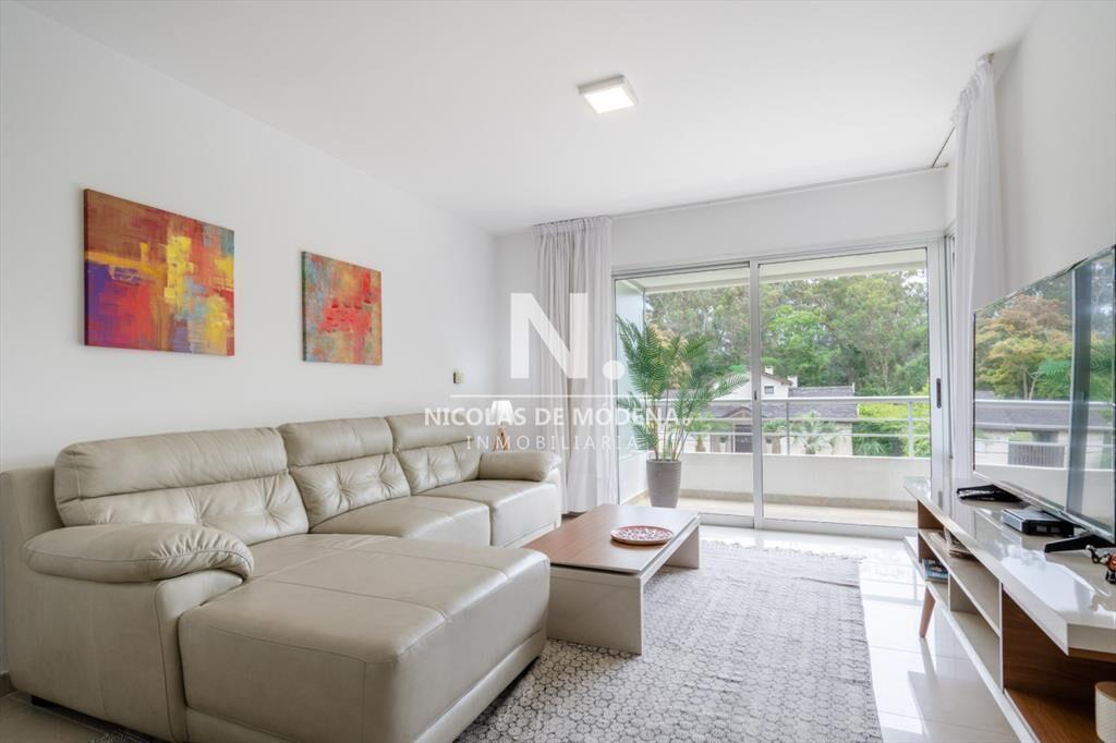 Muy buen apartamento de Tres dormitorios y Azotea con Parri