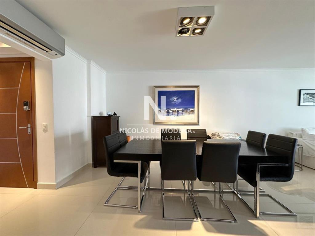 En venta apartamento de 3 dormitorios en Mansa,