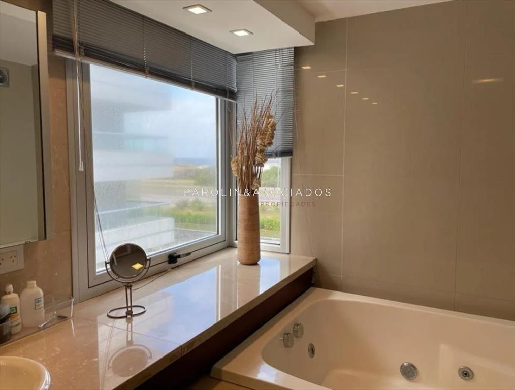 Apartamento en venta de 3 suites en edificio del