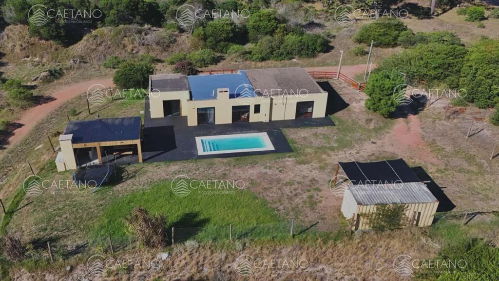 Venta casa tres dormitorios. Club Del Lago. Punta