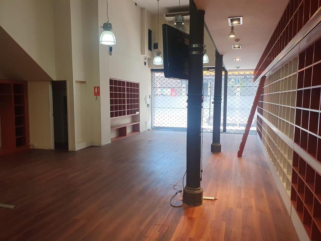 Av Uruguay casi Libertador, padrón único , 1319 m2, excelen