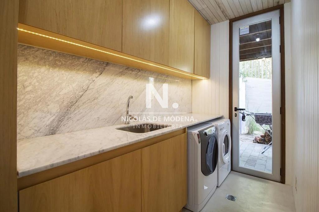 Casa en venta de 4 dormitorios en Laguna