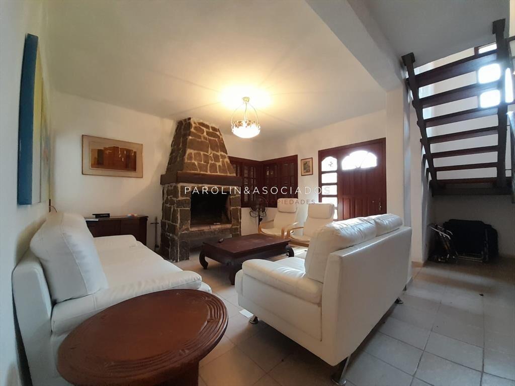 Linda casa en venta en La Barra, Punta del Este.