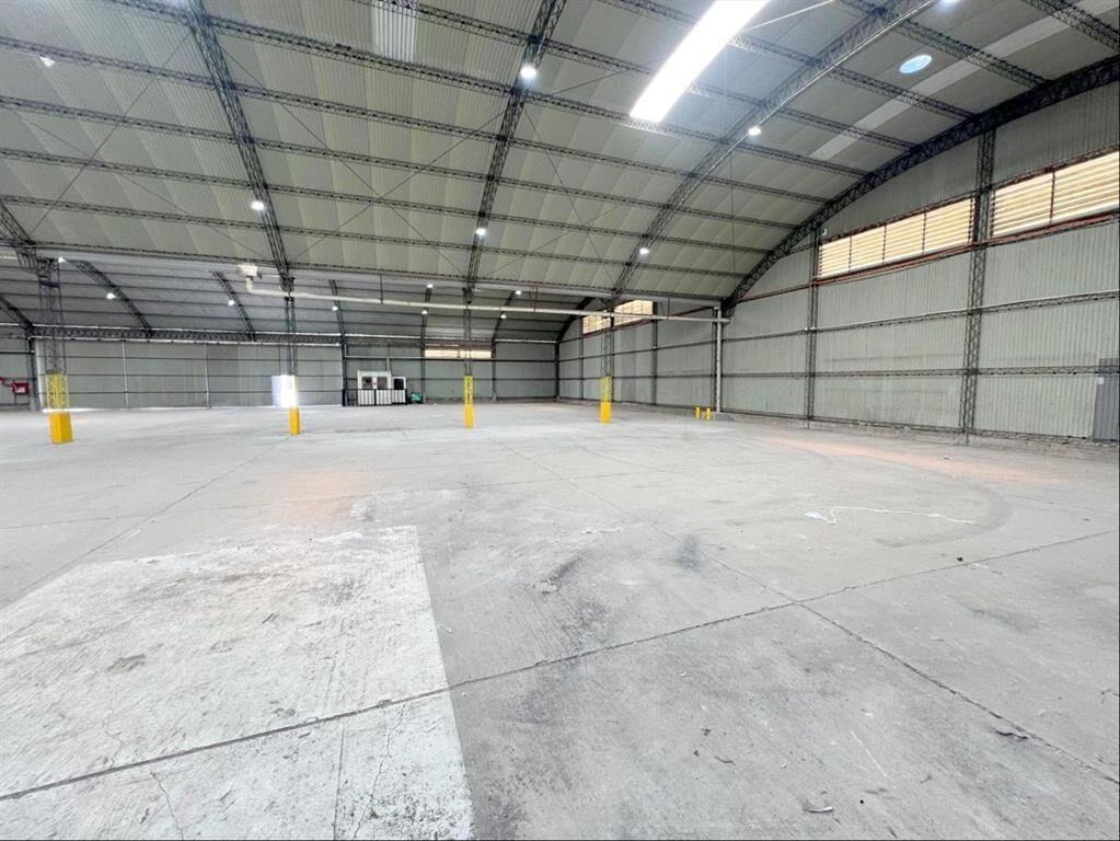 Alquiler Local Industrial de 2030m2 en Nuevo París