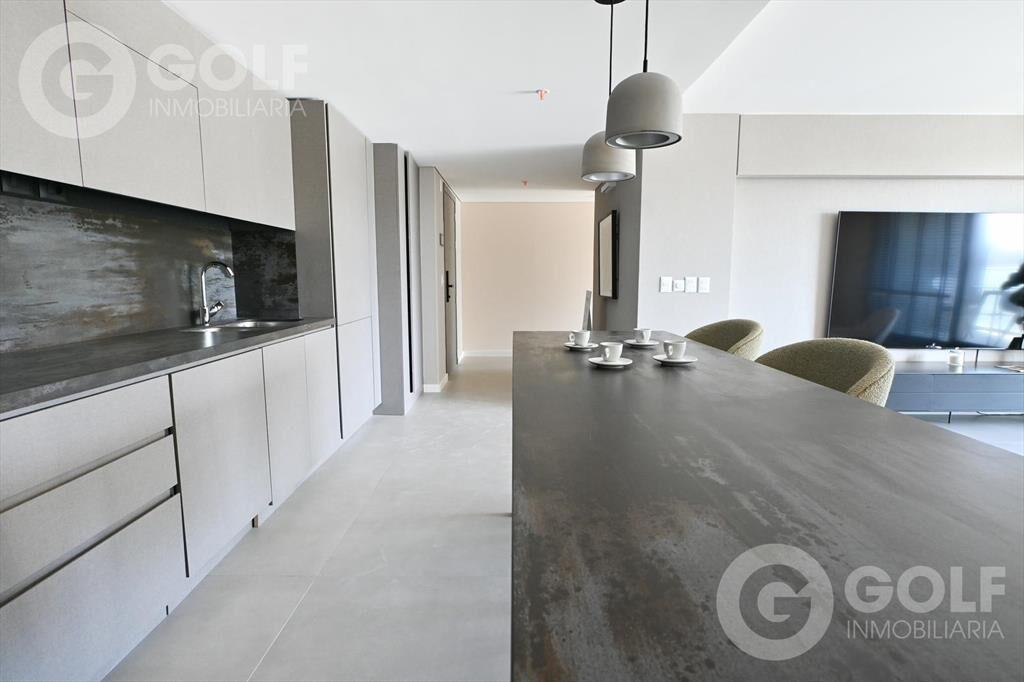 Venta de apartamento de 2 dormitorios con terraza en Barra