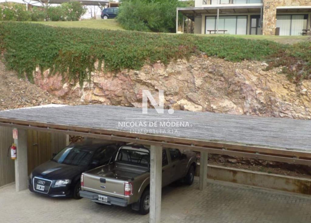 Vende apartamento de 2 dormitorios con vista al