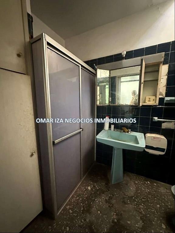 Venta Local Industrial en Pérez Castellanos, galpón + vivie
