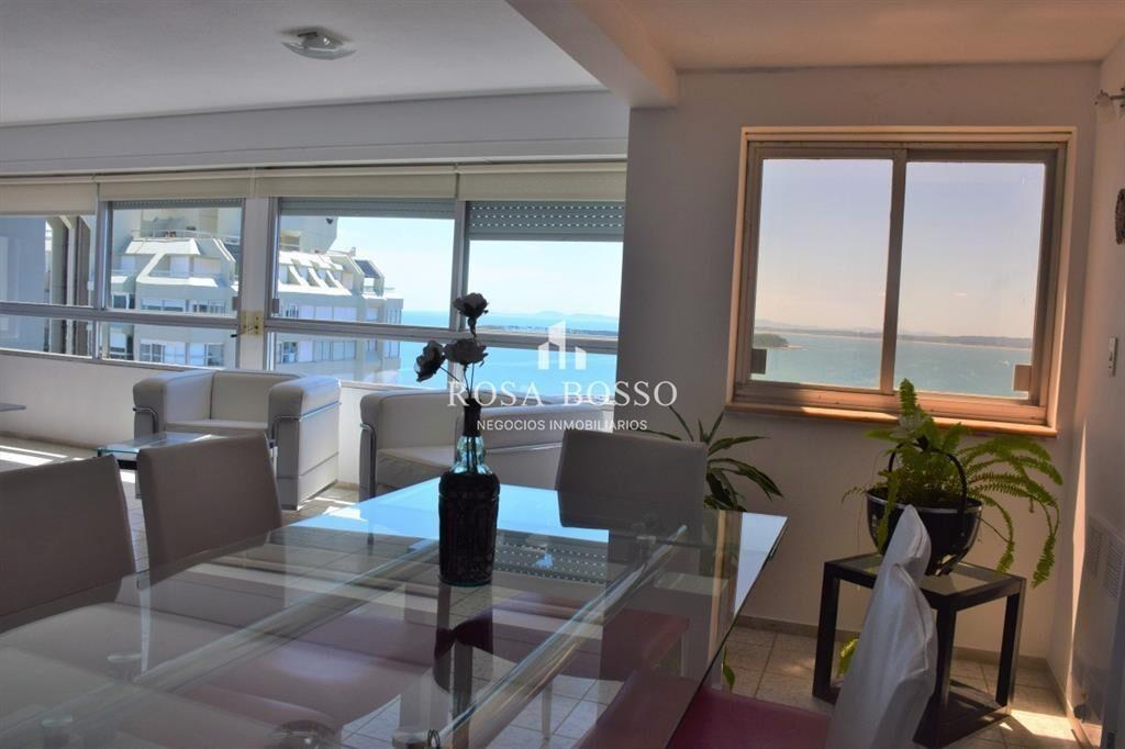 Apartamento en venta con vista al puerto