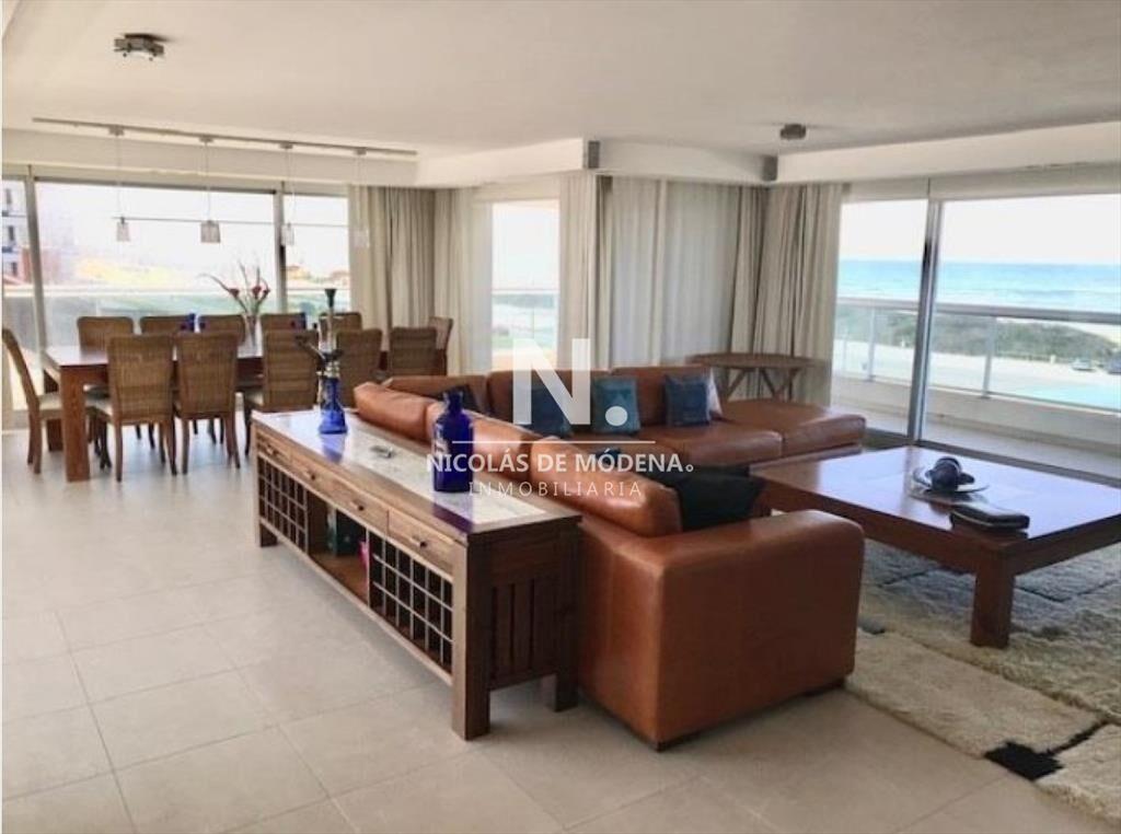 Hermoso departamento en venta con vista al mar.