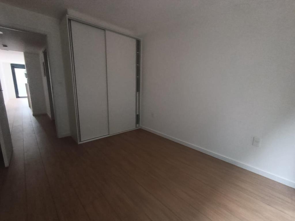 Excelente ubicación a una cuadra de la rambla, al lado del
