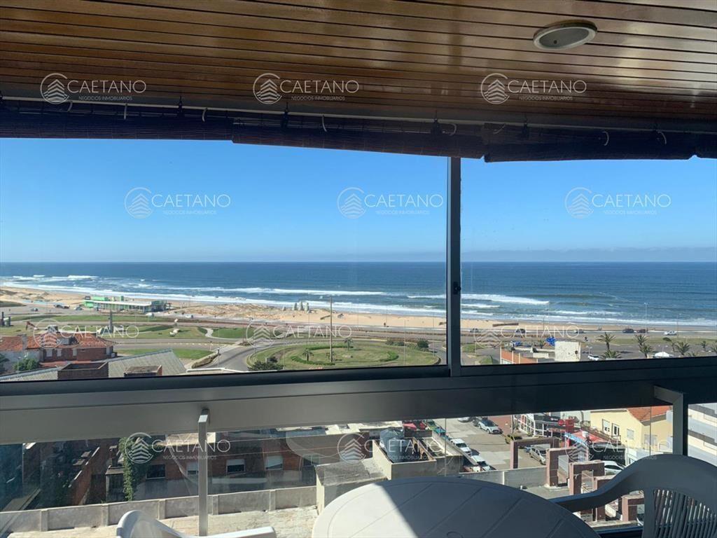 Apartamento en Mansa 3 dormitorios y dependencia,