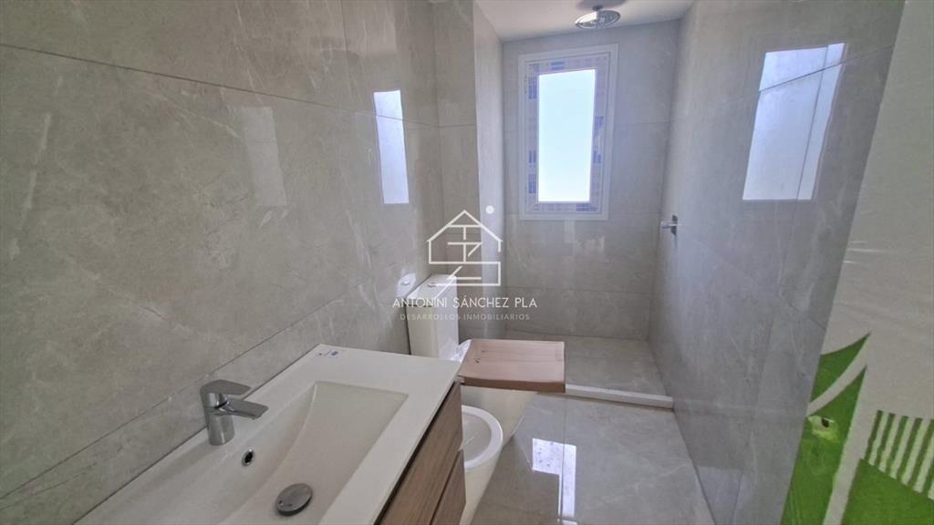 APARTAMENTO A ENTRENAR 3 DORMITORIOS
