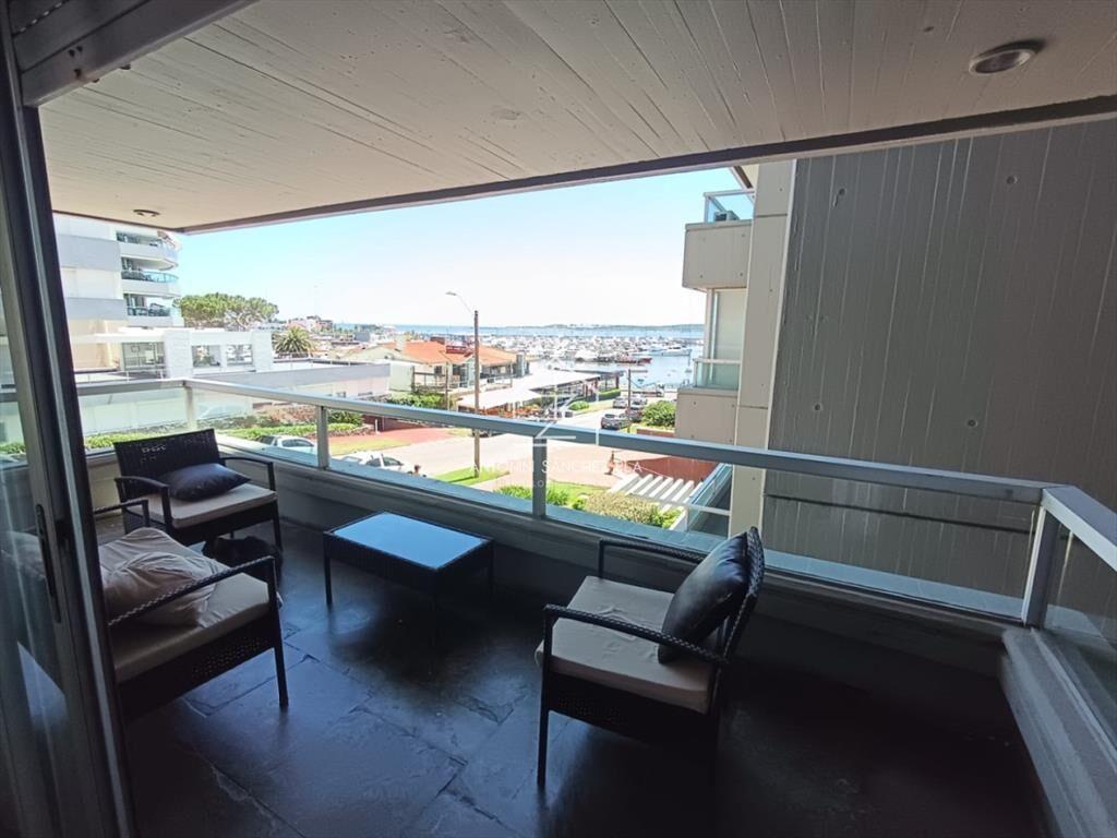 Venta apartamento tres dormitorios Punta del este