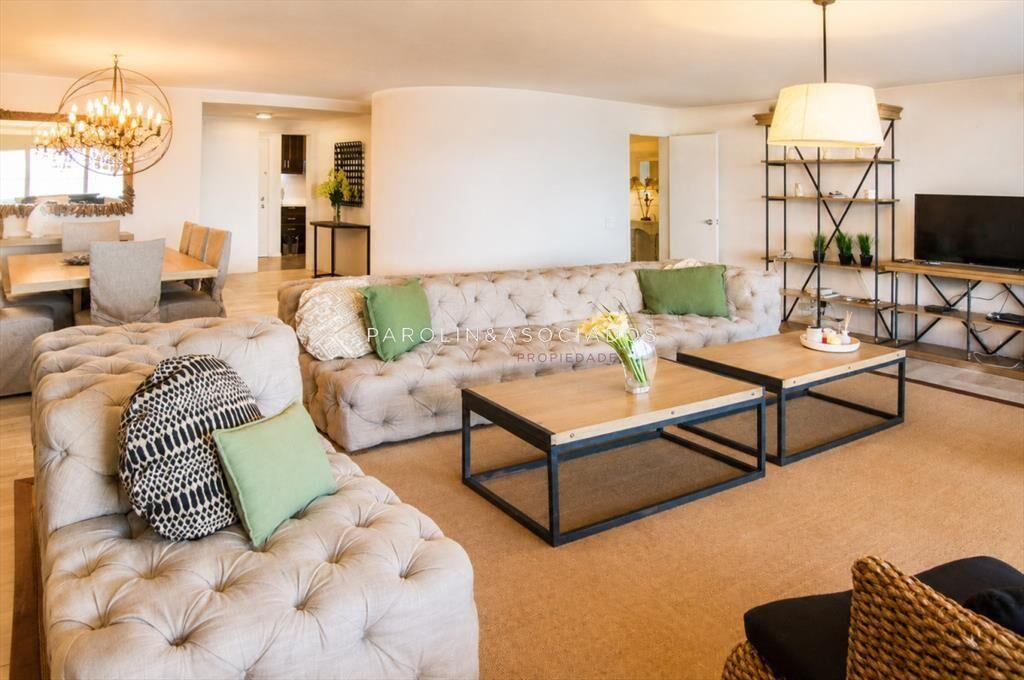 Vende apartamento con vista al mar, de 4 en Punta