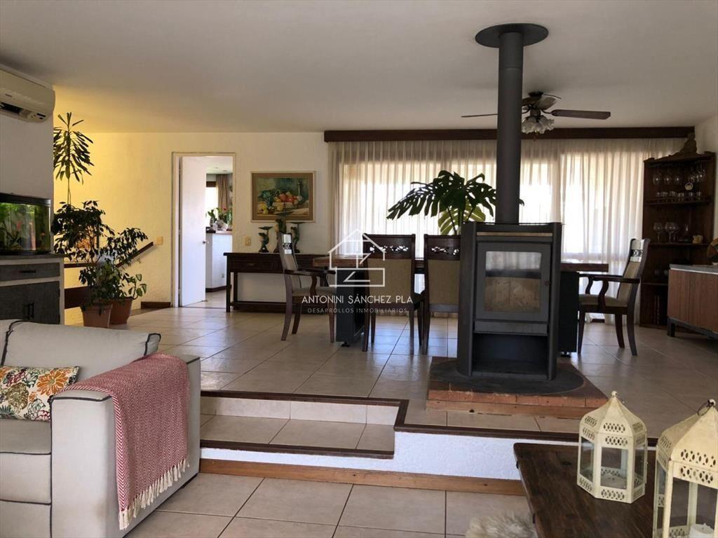 CASA EN MANSA CERCA DEL MAR CON PISCINA