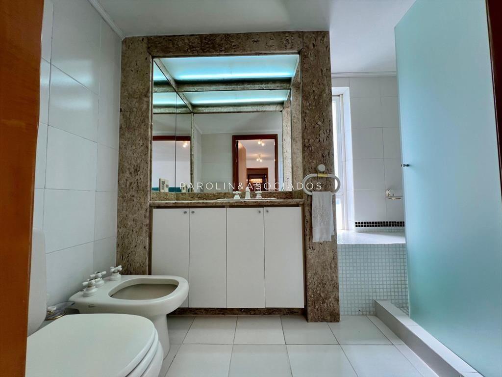 Apartamento en venta de 3 dormitorios + en Punta