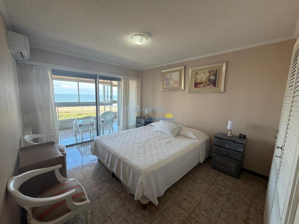 Apartamento de 3 dormitorios en alquiler anual e