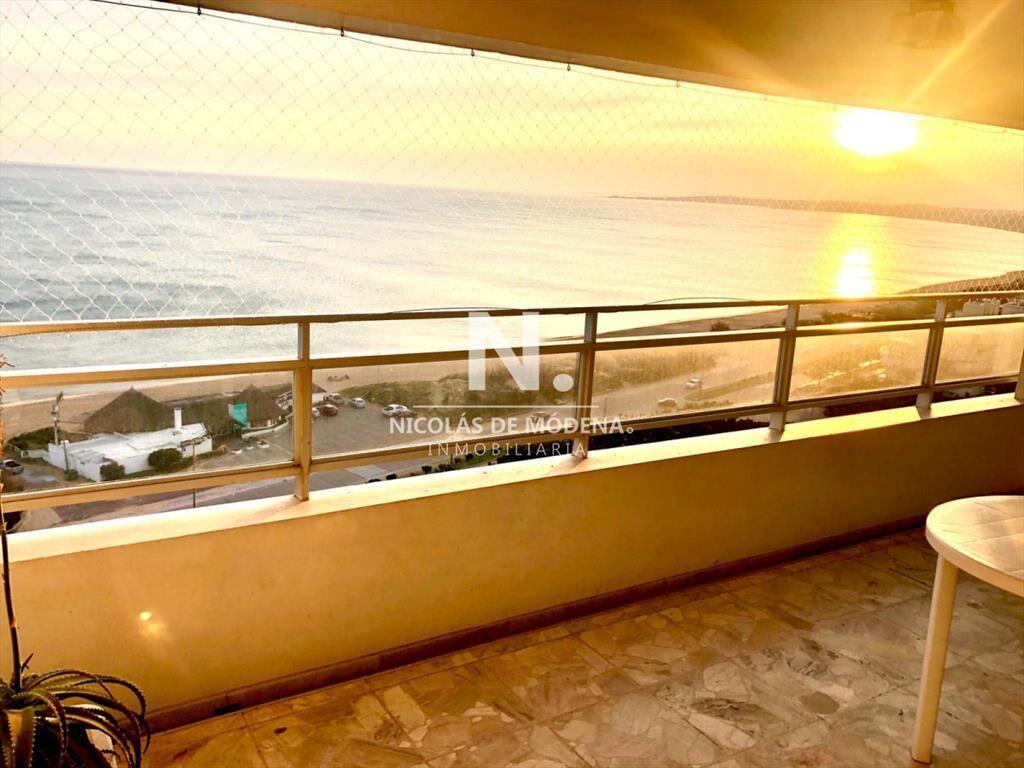Amplio apartamento en venta Punta del Este