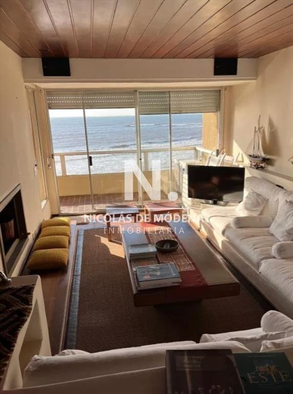 Vende apartamento de 2 dormitorios, con excelente