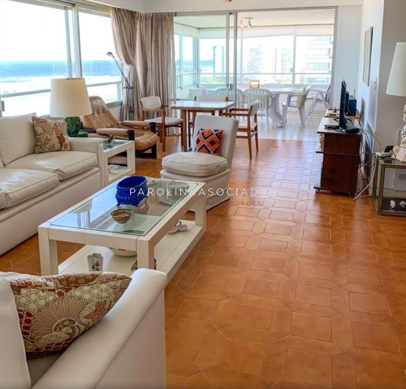 Apartamento de 3 dormitorios en Tiburón l Playa