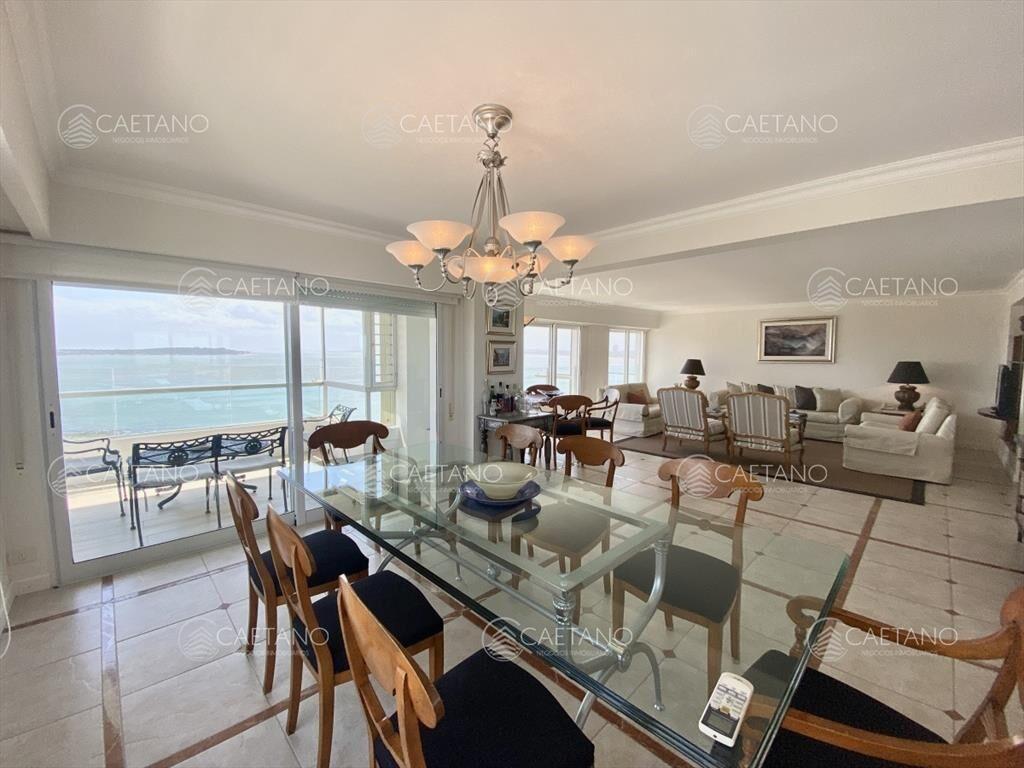 Venta apartamento 3 dormitorios. Playa mansa, del