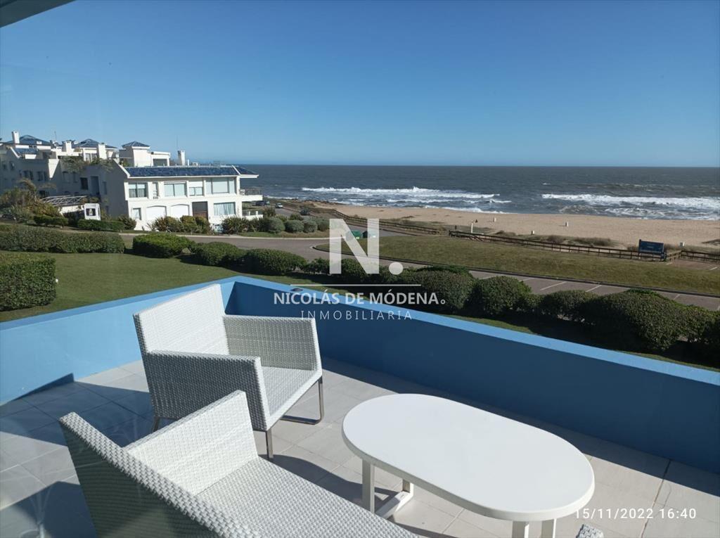 Apartamento en venta con vista al mar en de 2